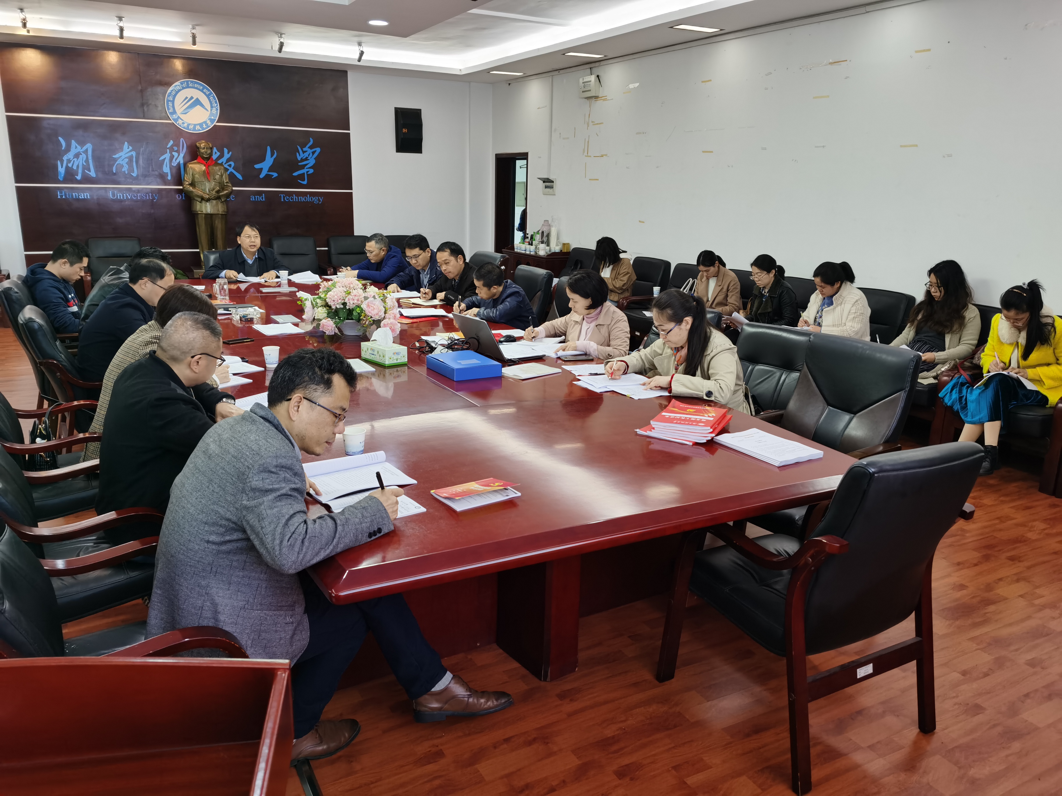 2b3f6b734dcf4b95af16daea8c52128d.jpg 2b3f6b734dcf4b95af16daea8c52128d.jpg