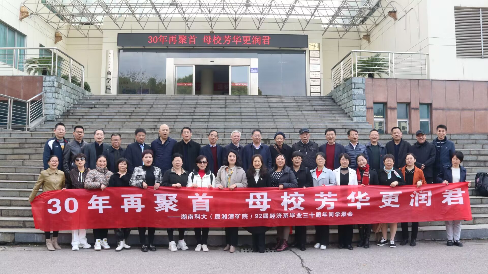 7338fe50731e4d568a353598e32fb562.jpg 7338fe50731e4d568a353598e32fb562.jpg