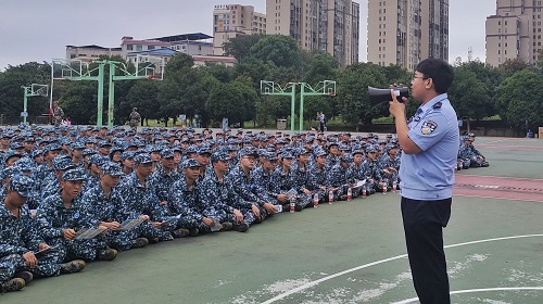 7056372283fb4479b283e170529498ed.jpg 民警宣讲.jpg