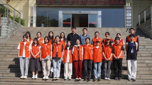 85ffb9e5979f452aac8a5f37929e0b65.jpg 合影(1).jpg