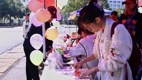 c312be33b6314a8e9fb244a3cf801846.jpg 招募现场.jpg