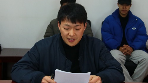 7434daae16f14183ade5dde99ff1bf82.jpg 周帆发言.jpg