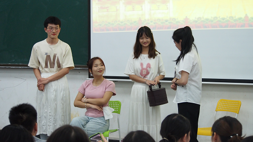 daf5e655b30c4f8784f8a0488cddecaf.png 图片2.png