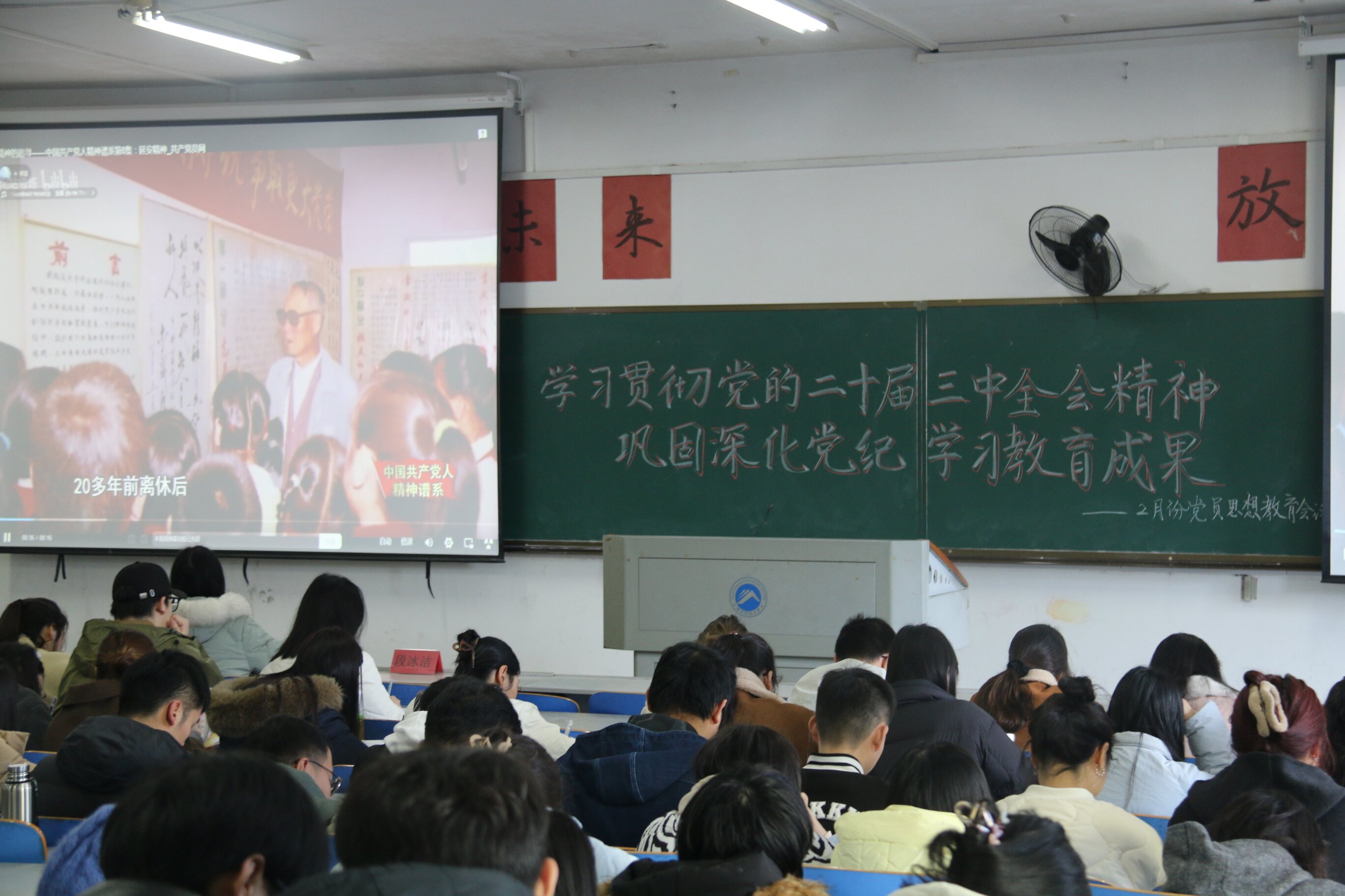 1ec542ac6bce4ba7bfeaa165db6a42b8.jpg 1ec542ac6bce4ba7bfeaa165db6a42b8.jpg